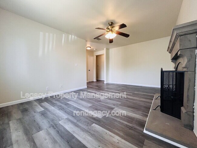 Building Photo - 803 Blue Bill Way