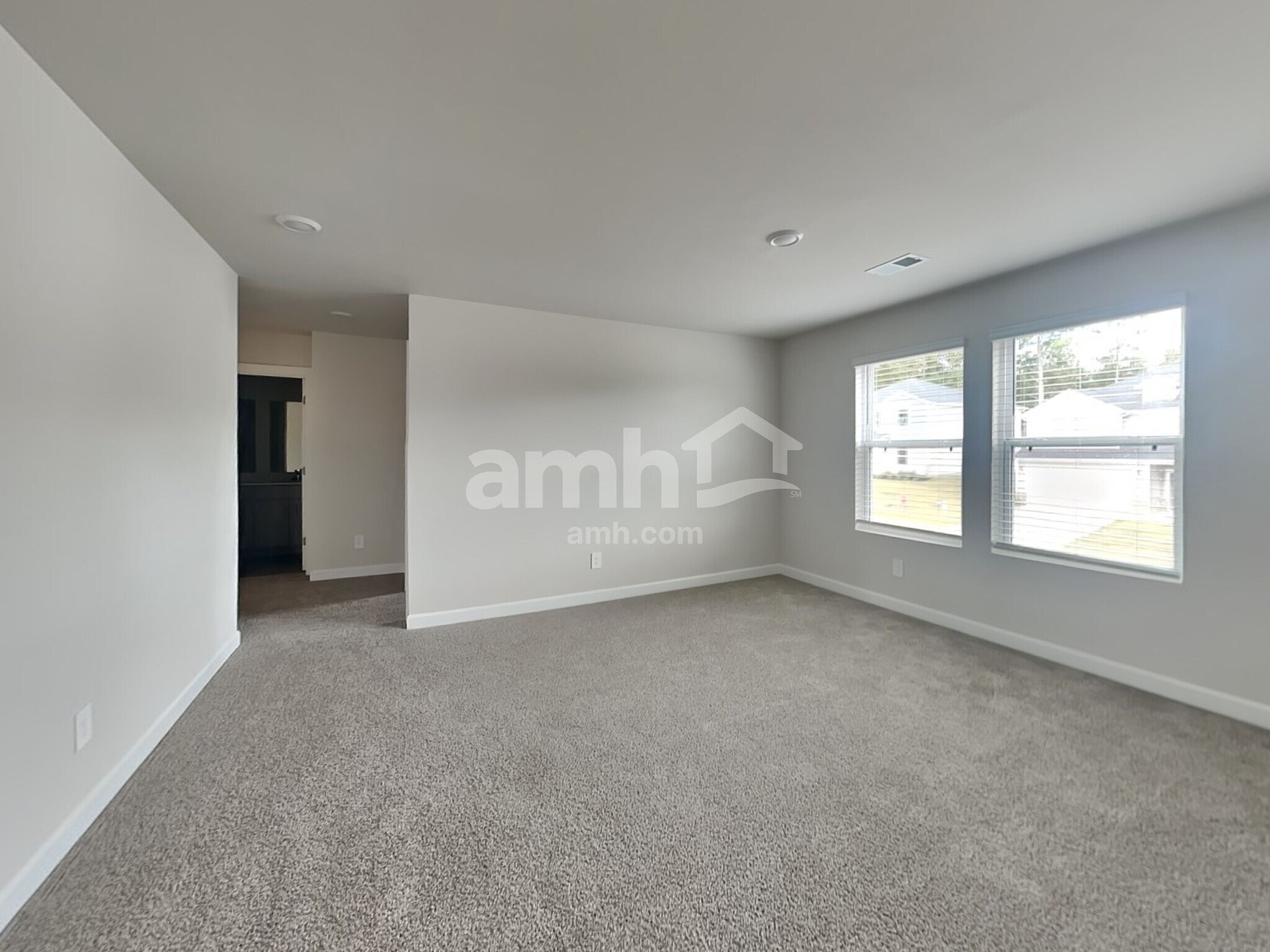 Building Photo - 230 Maxwell Dr