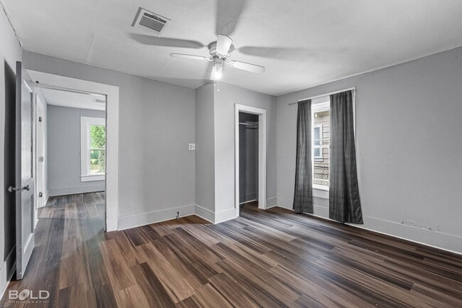 Building Photo - 1954 State St