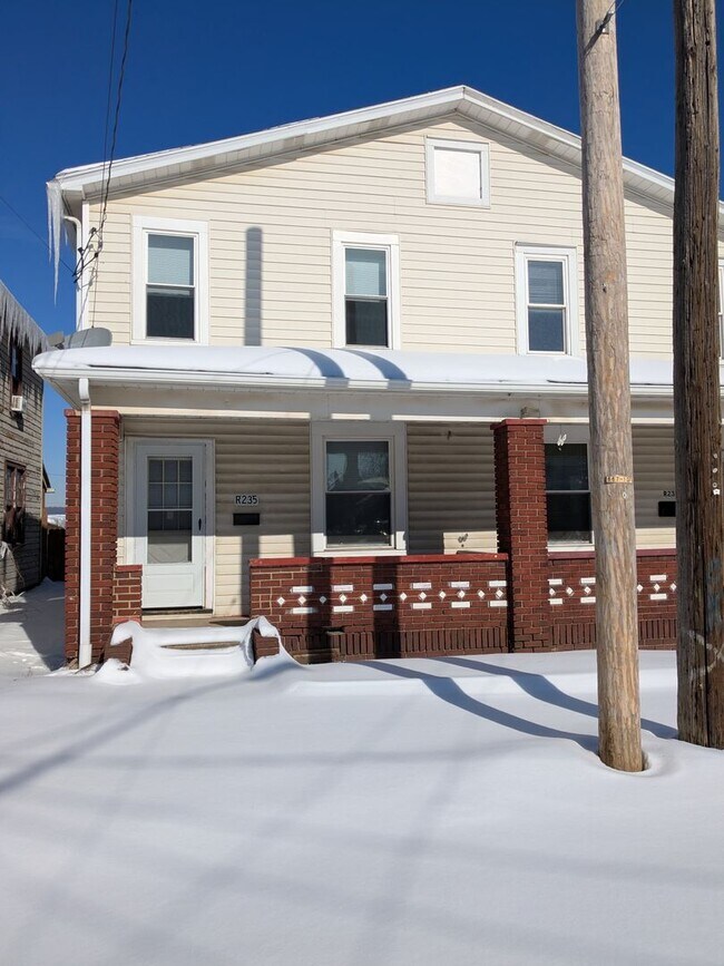 Building Photo - 2 bedroom 1 bath Koppel