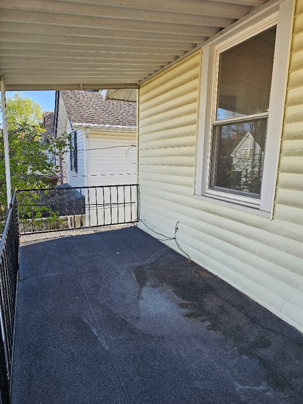 Building Photo - 5257 Rolston Ave