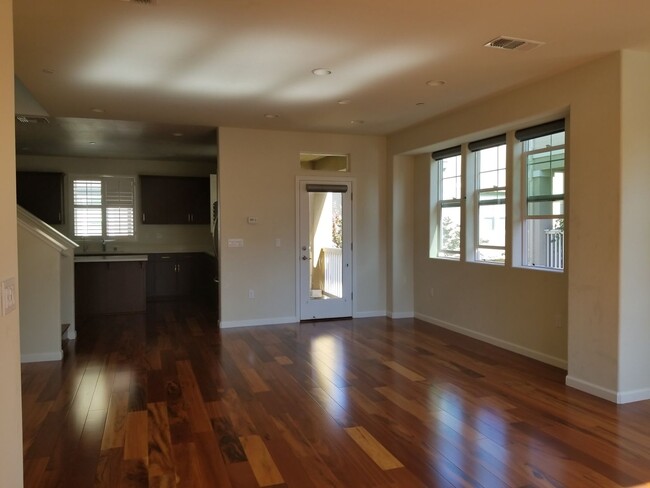 Building Photo - Fremont- Nice Floor Plan, NEWLY BUILT, 4 B...