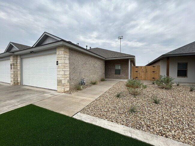 Building Photo - Brand New in Frenship East!