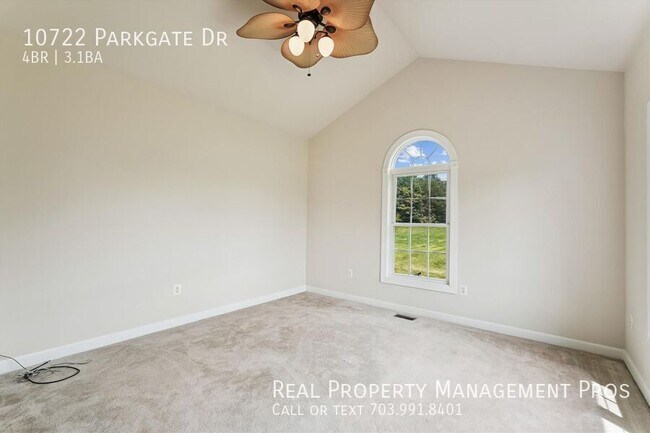 Building Photo - 10722 Parkgate Dr