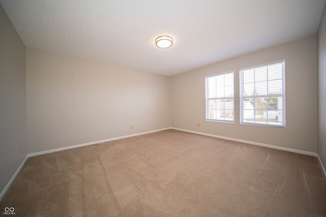 Building Photo - 1566 Howell Dr