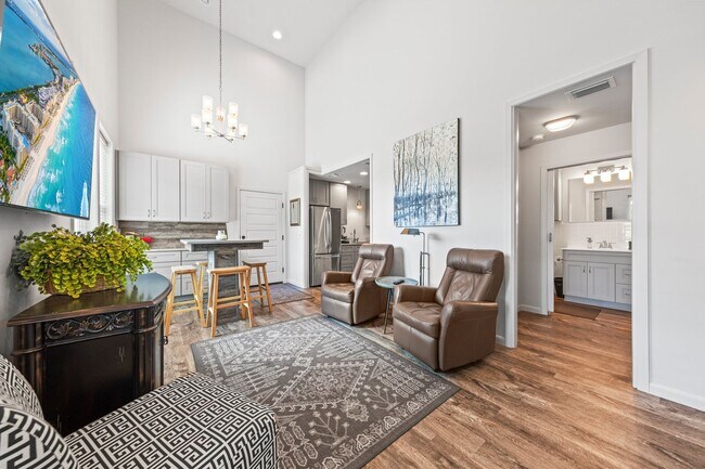 Building Photo - Luxury Furnished Rental in Bluewater Bay...Just steps from the water!!