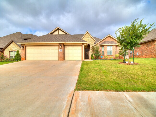 Building Photo - 3813 Normandy Rd