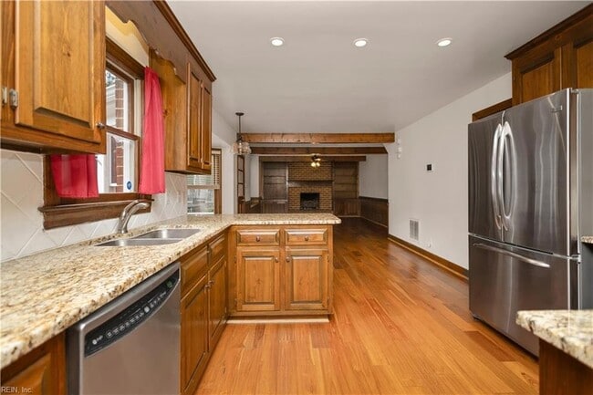 Building Photo - 4125 Duke of Gloucester Dr