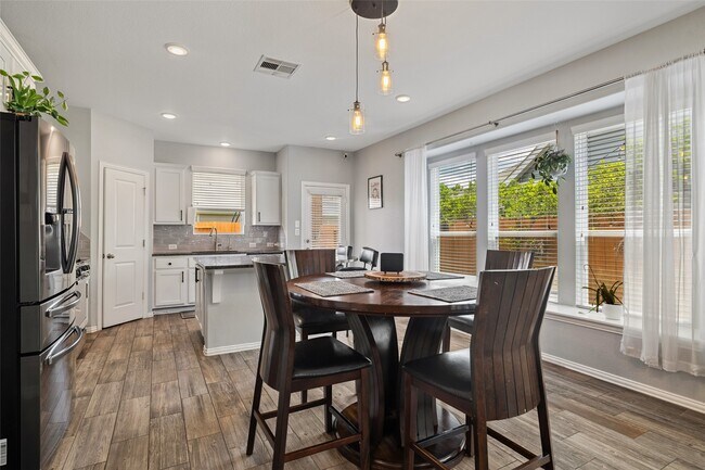 Building Photo - 3021 Wedgewood Bay Ct