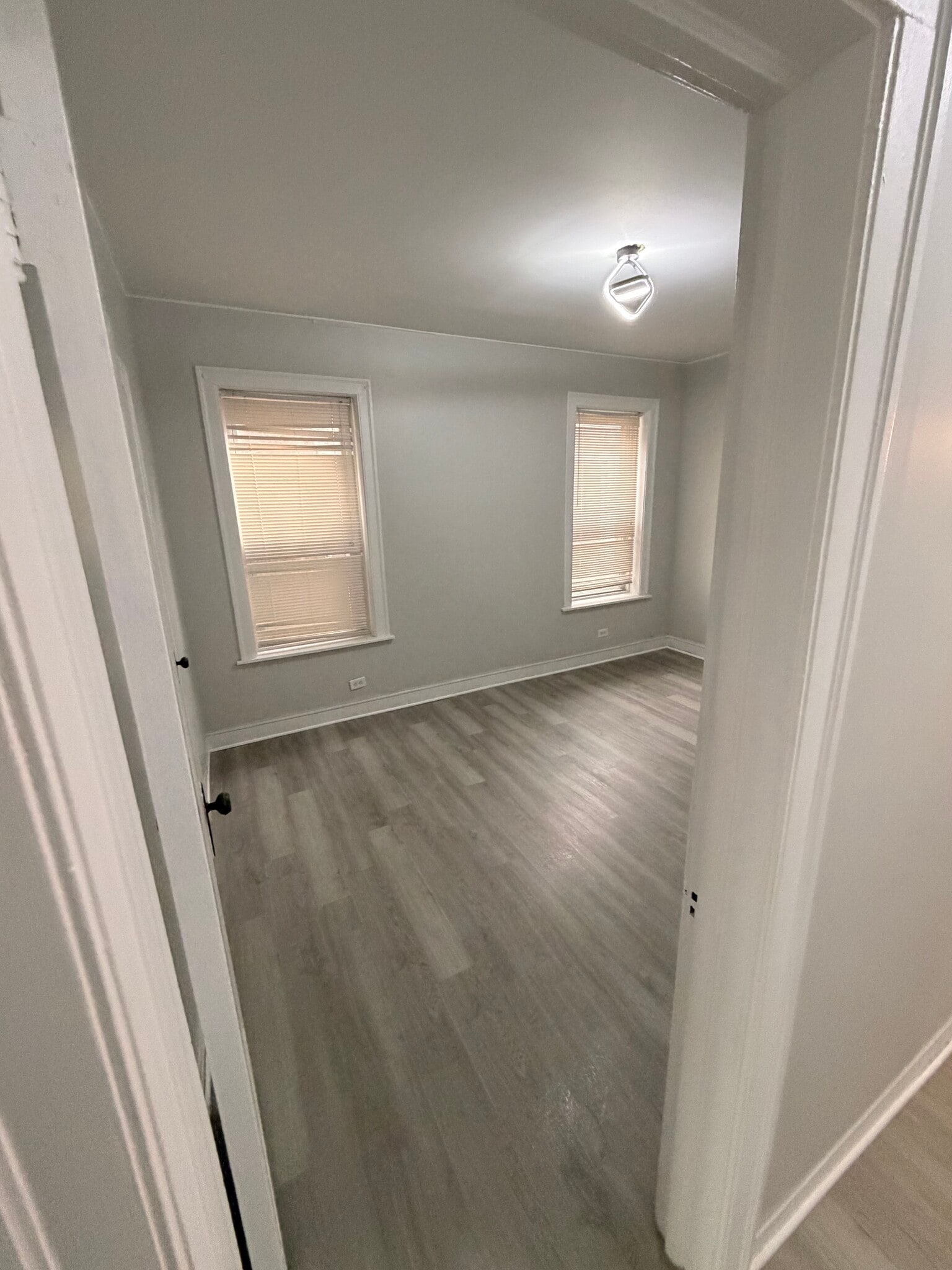 Building Photo - 8434 S Drexel Ave