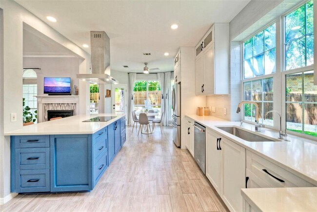 Building Photo - 3002 Barton Point Cir