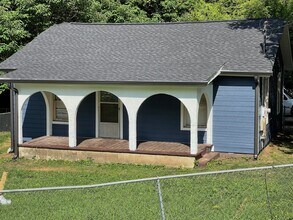 Building Photo - 4038 Denham Rd