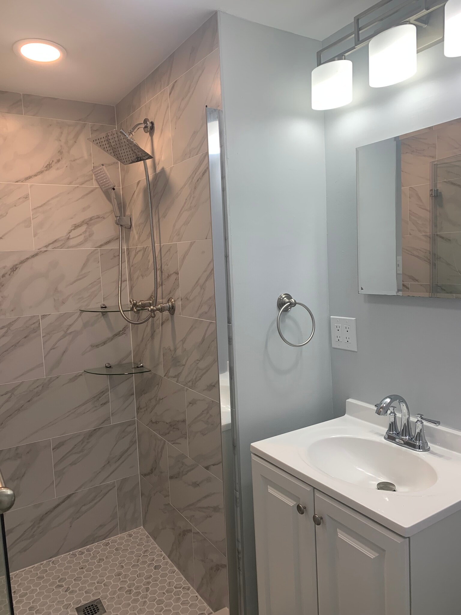 Updated Master Bathroom - 150 S Lecato Ave