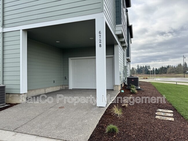 Building Photo - 6728 SE Crimson Ln