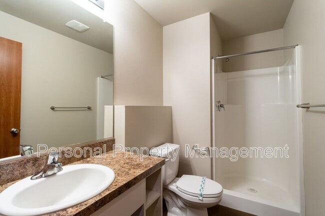 Building Photo - 3604 NE 81st Cir