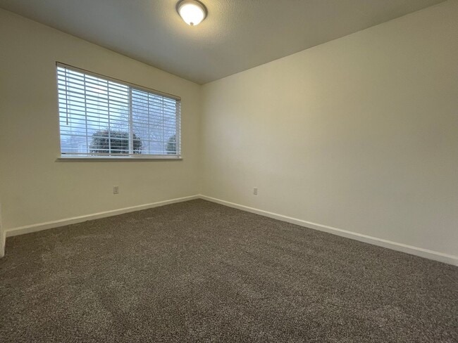 Building Photo - Charming 3-Bedroom, 2-Bathroom Single-Story Home in Sacramento!