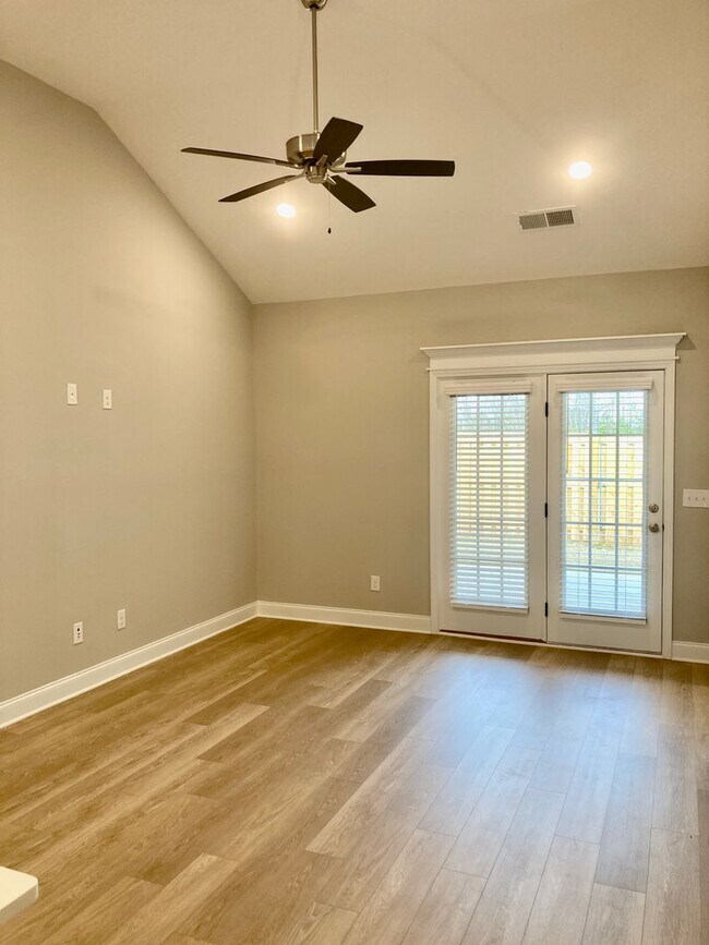 Building Photo - BRAND NEW TOWNHOME IN GROVETOWN GEORGIA
