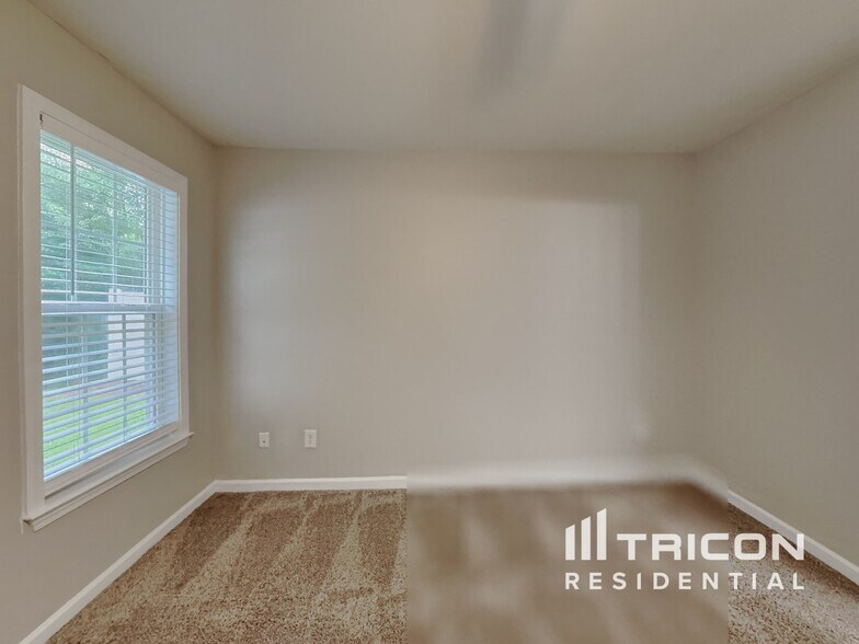 Building Photo - 1036 Glyn Water Ln