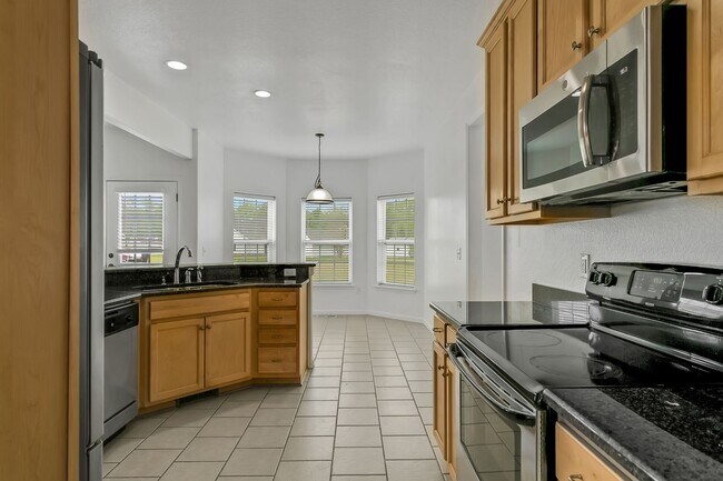 Building Photo - Shingle Landing 4 bedroom; 2,5 bath PET FRIENDLY Custom Home, Moyock NC