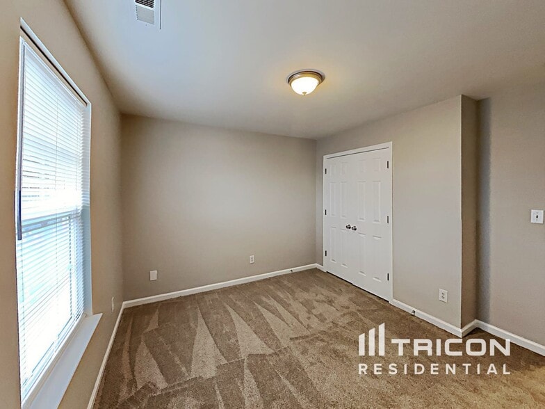 Building Photo - 3673 Watkins Ridge Ct