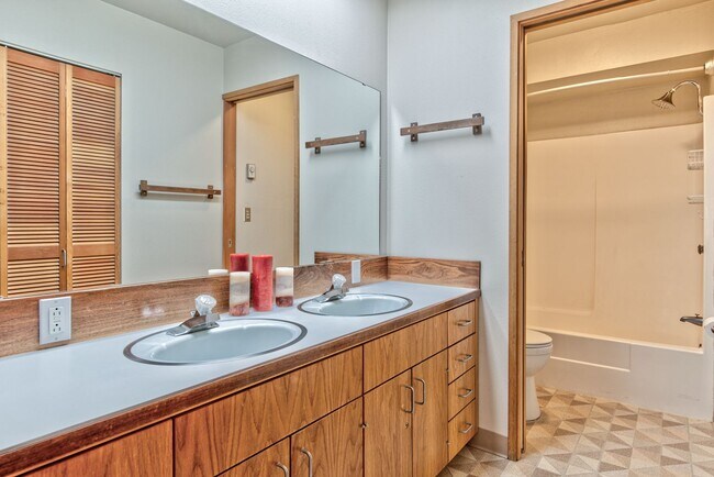 Building Photo - Sunriver Condo