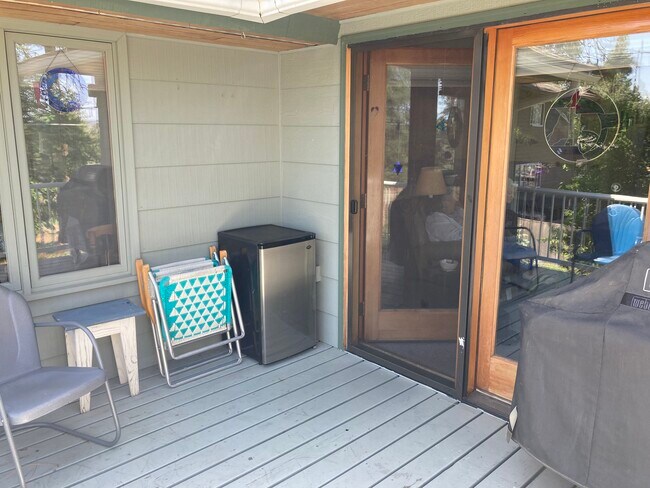 Building Photo - 10721 N Nelson Rd