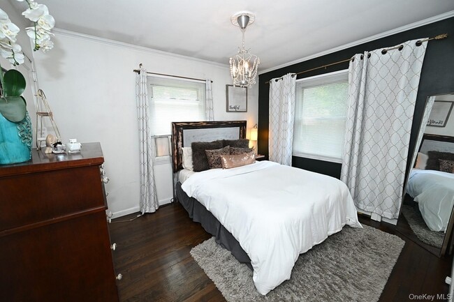 Building Photo - 3 New Castle Dr