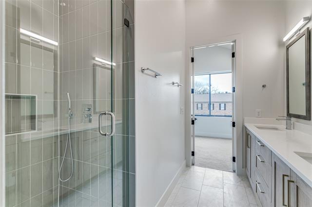 Building Photo - 5609 Live Oak St