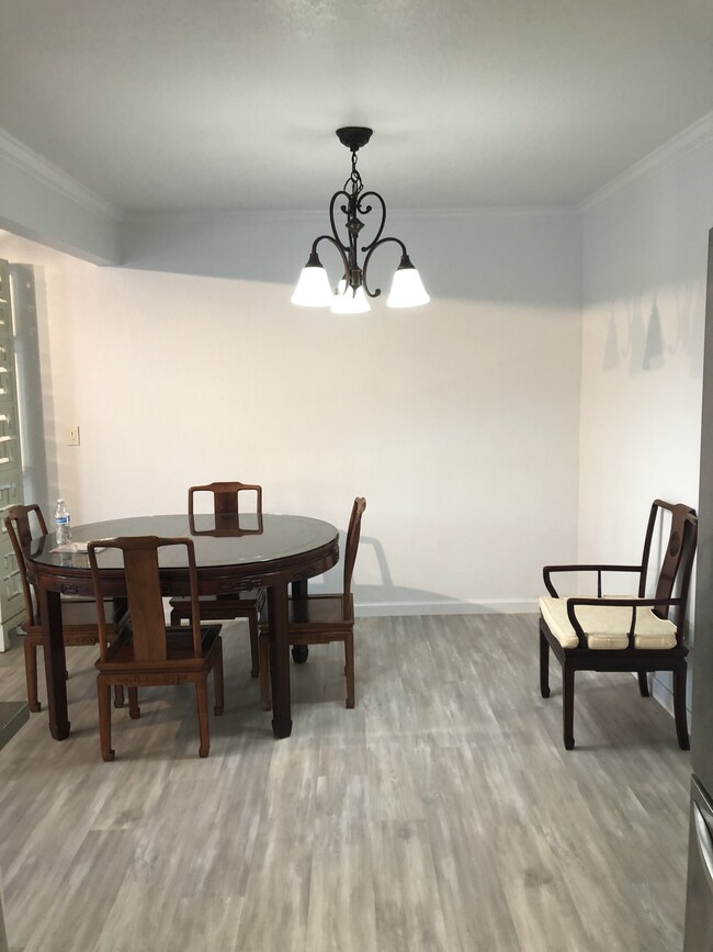 Dinning room - 6108 Admiralty Ln