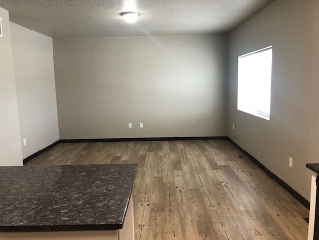 Building Photo - 13704 W Bergen Dr