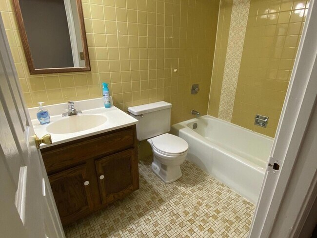 Building Photo - 125 S Gregory St