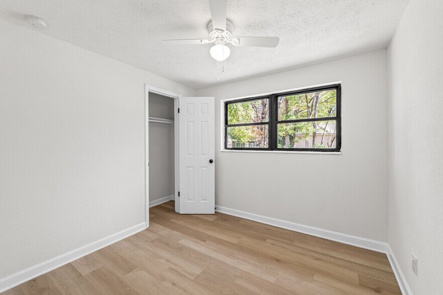 Building Photo - 1951 W 19th St