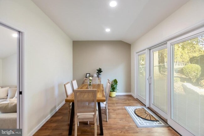 Building Photo - 1801 N Hills Ave