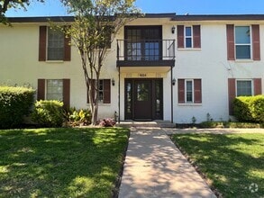 Building Photo - Ridglea4004 #203 ***MAINTENANCE-HOA***