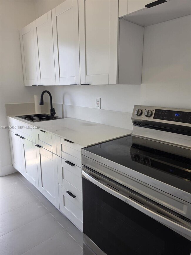 Building Photo - 7845 NE Bayshore Ct