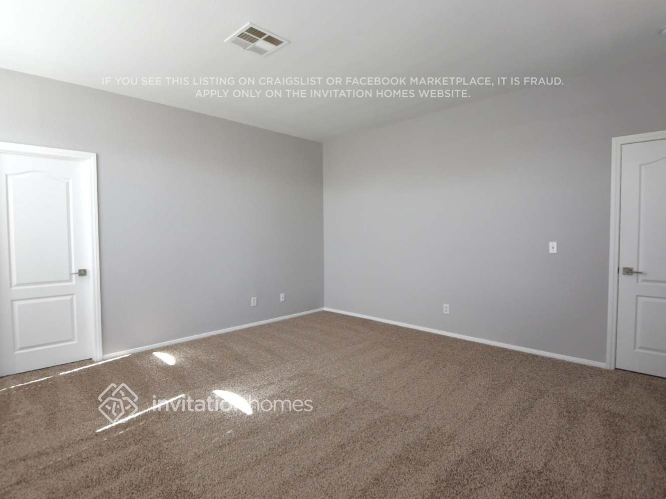 Building Photo - 4028 Villeroy Ave