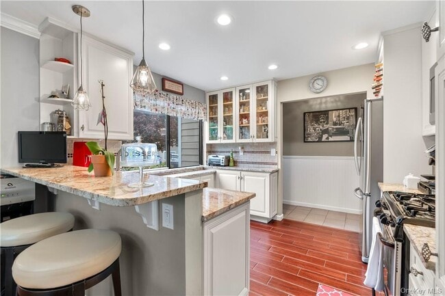 Building Photo - 67 Park Dr