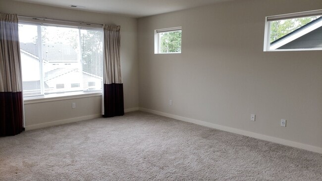 Building Photo - 4 Bedroom Home in Silverdale's Woodbridge Community!