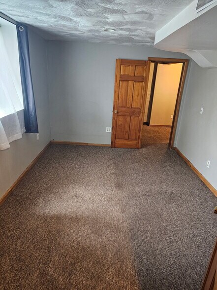 Building Photo - 610 Mill St