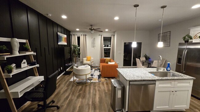 Building Photo - Charming 3BR Duplex in Charlotte