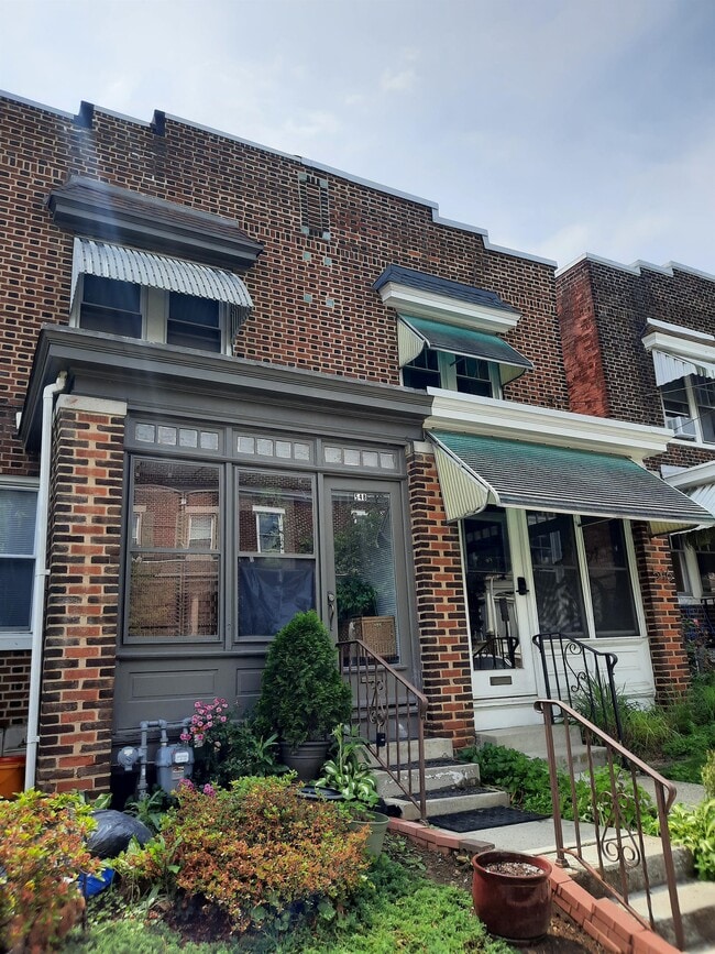 Building Photo - 548 Reynolds Ave