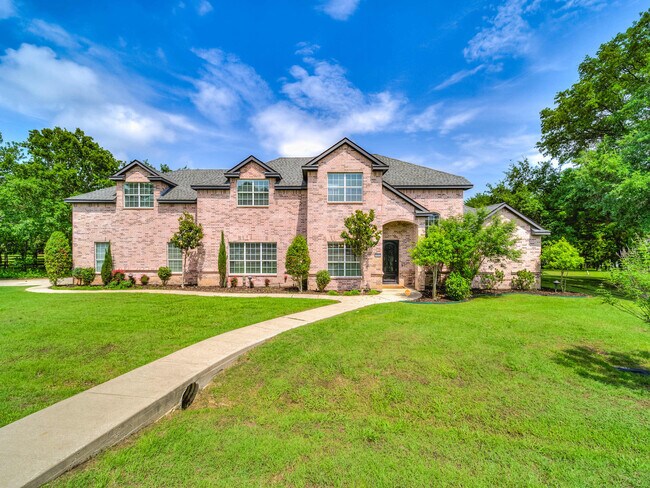 Building Photo - 200 Cove Dr