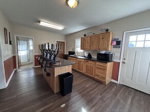 Building Photo - 1033 S Washington St