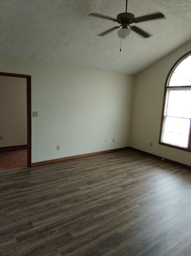 Building Photo - Duplex in Hope Mills!