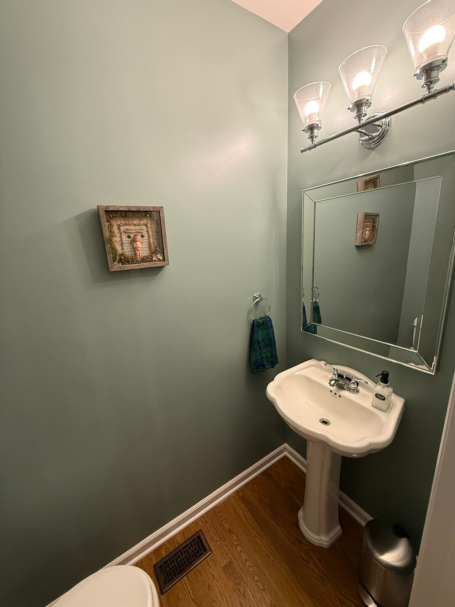 Downstairs 1/2 Bath - 1617 Forest Ave