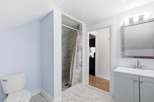 Building Photo - 26 Tower St