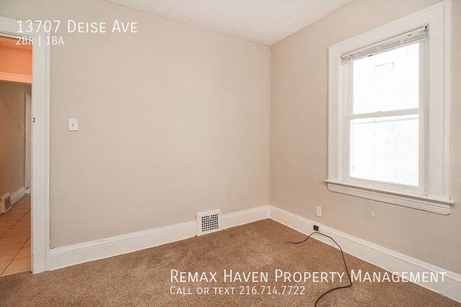 Building Photo - 13707 Deise Ave (UP) Cleveland, OH 44110? ...