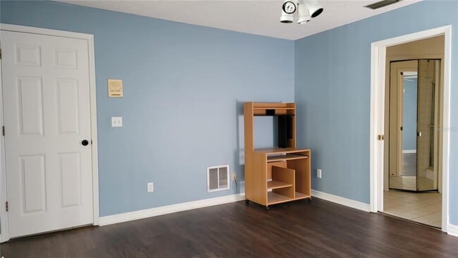 Building Photo - 3024 Sandpiper Pl