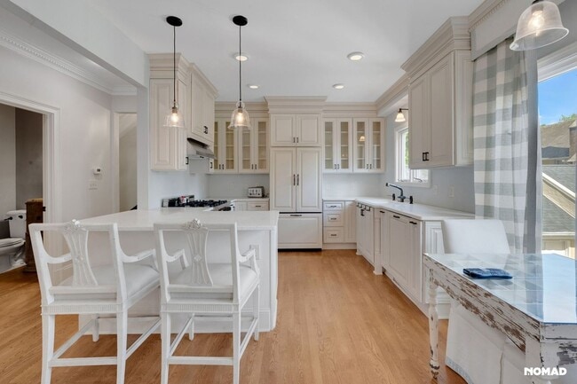 Building Photo - 31 Paces W Dr NW