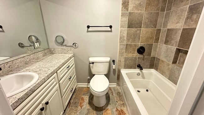 Building Photo - Gorgeous 3 bed Home!!